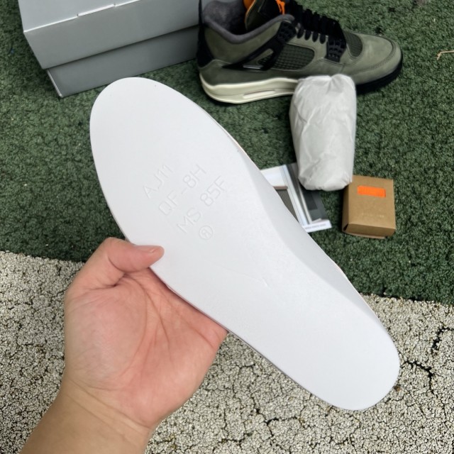 LJR BATCH UNDEFEATED x Air Jordan 4 IB1519-200